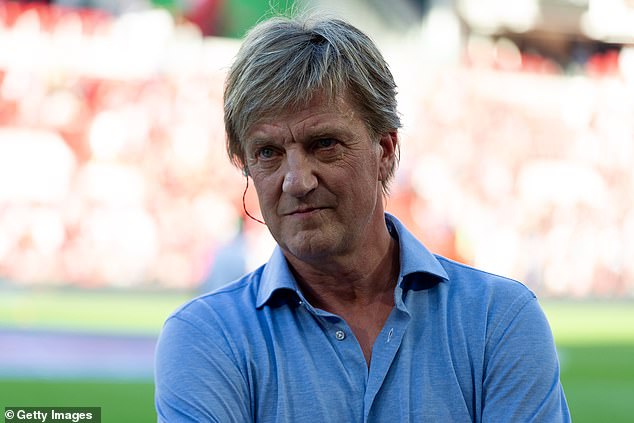 The Liverpool and Holland centre-back has been critcised by Dutch legend Wim Kieft